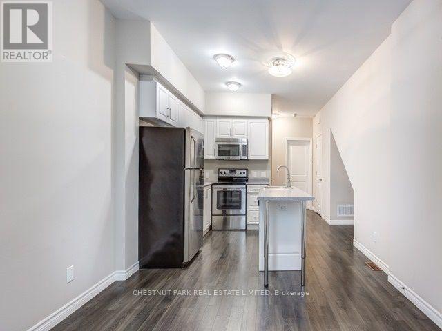 B - 30 Follis Avenue, Toronto, Ontario  M6G 1S3 - Photo 2 - C12158414