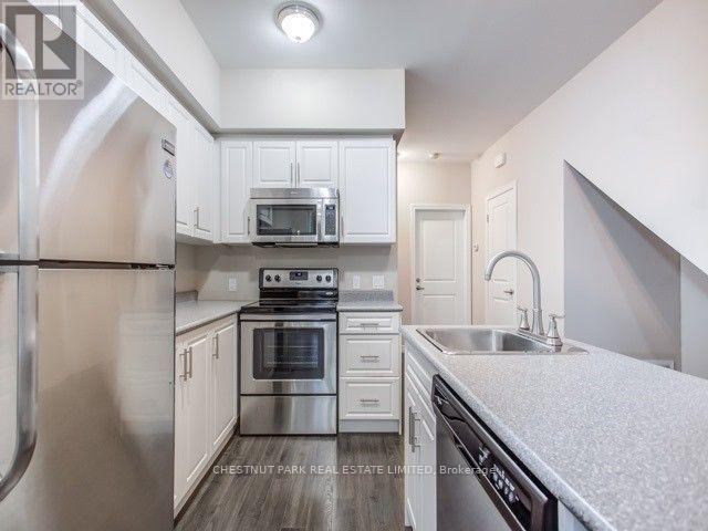 B - 30 Follis Avenue, Toronto, Ontario  M6G 1S3 - Photo 6 - C12158414