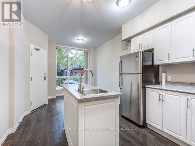 B - 30 Follis Avenue, Toronto, Ontario  M6G 1S3 - Photo 8 - C12158414