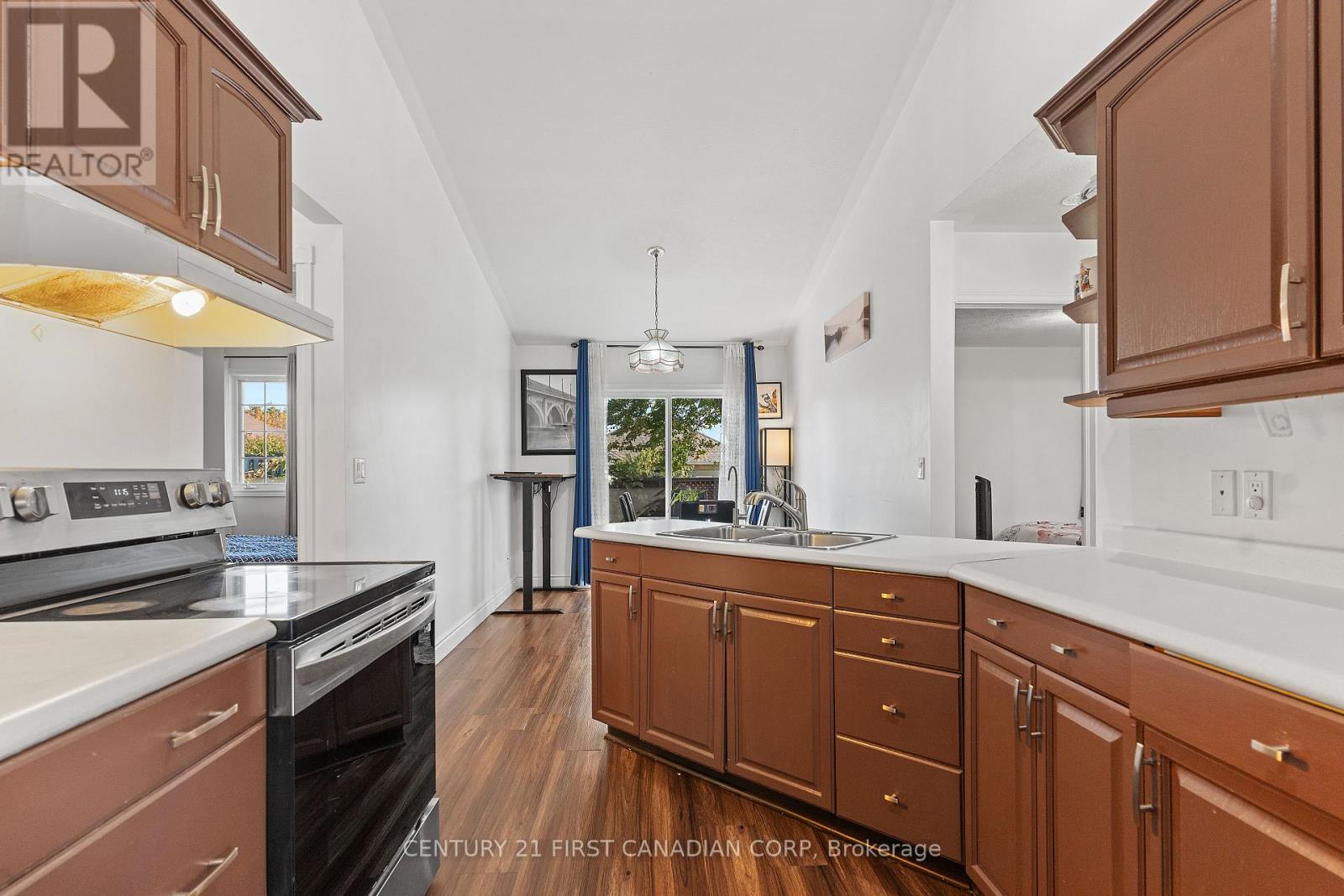 38 St Michaels Street, Norfolk, Ontario  N4B 3C8 - Photo 6 - X12133735