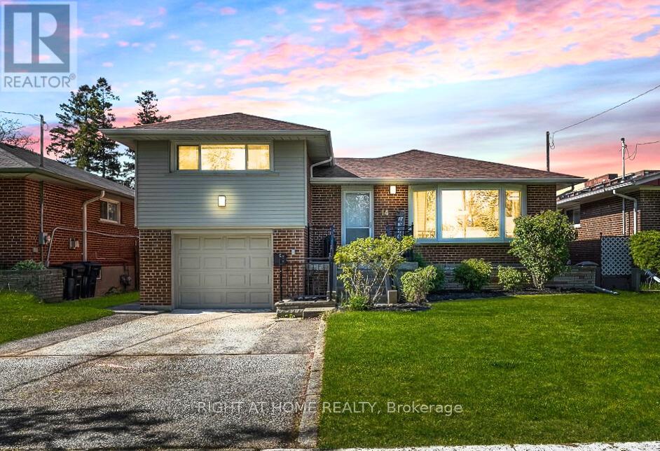 14 AMULET STREET, Toronto, Ontario