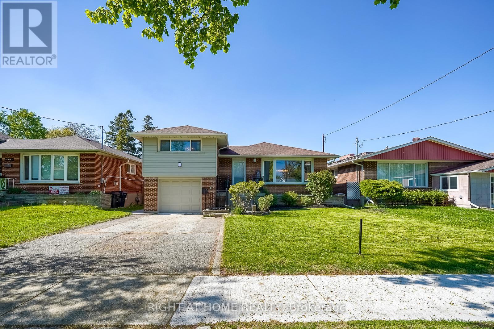 14 Amulet Street, Toronto, Ontario  M1T 2E4 - Photo 3 - E12158408