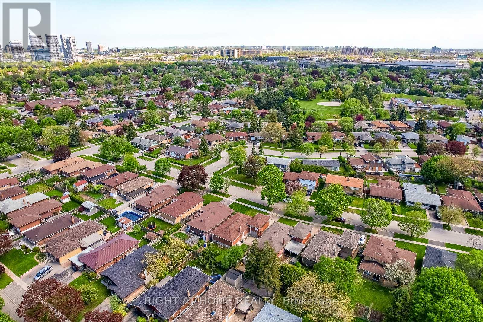 14 Amulet Street, Toronto, Ontario  M1T 2E4 - Photo 40 - E12158408