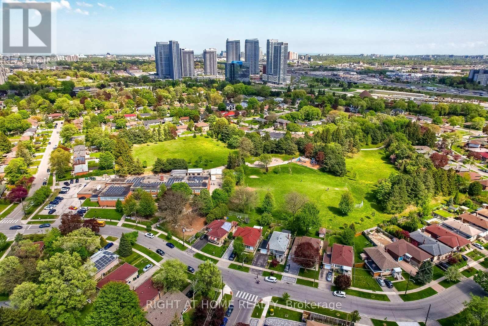 14 Amulet Street, Toronto, Ontario  M1T 2E4 - Photo 45 - E12158408