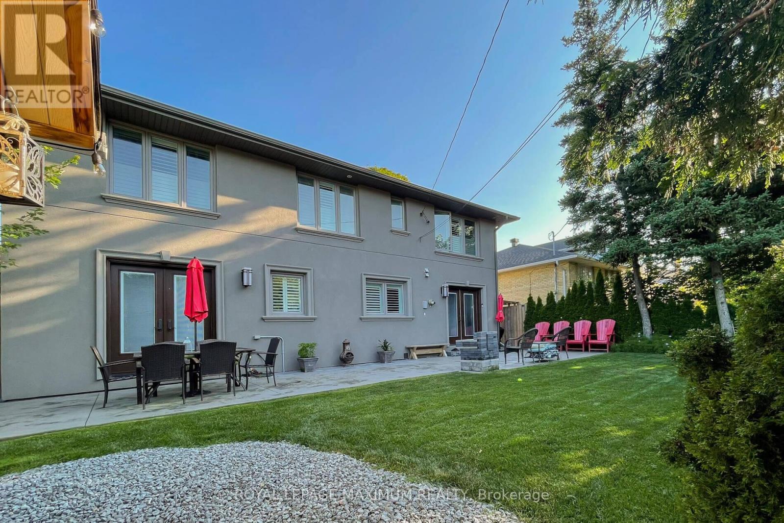 55 Ashmount Crescent, Toronto, Ontario  M9R 1C9 - Photo 38 - W12043927