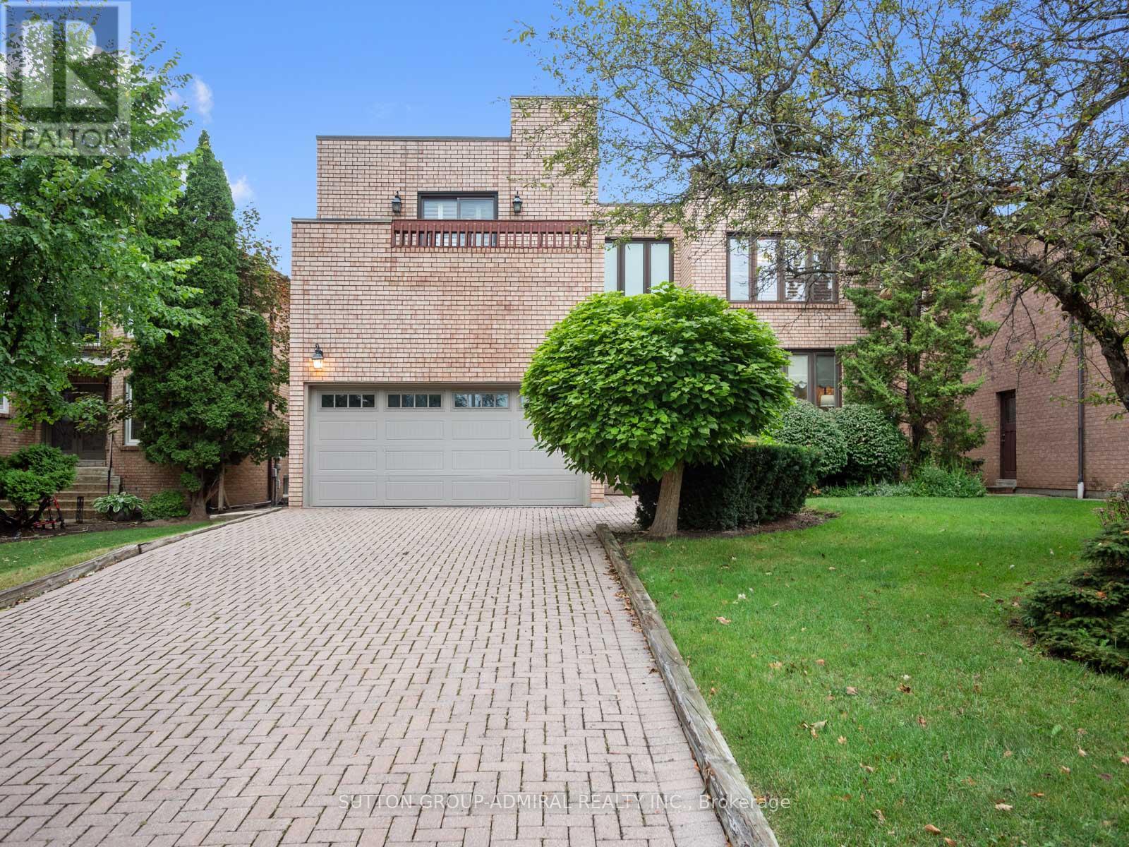 582 SPRING GATE BOULEVARD, Vaughan, Ontario