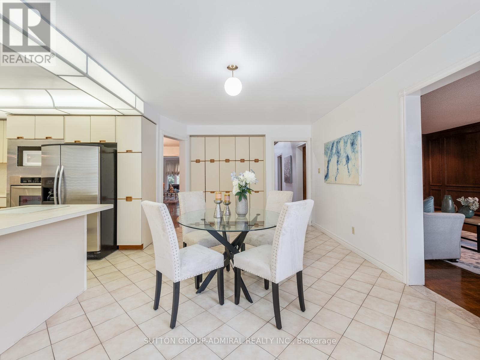 582 Spring Gate Boulevard, Vaughan, Ontario  L4J 5B8 - Photo 7 - N12158299