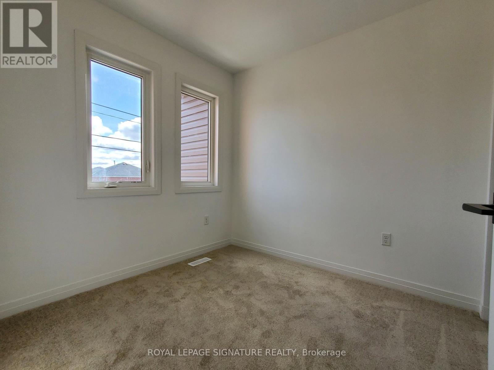 13 Fairlane Avenue, Barrie, Ontario  L9J 0N1 - Photo 12 - S12158404