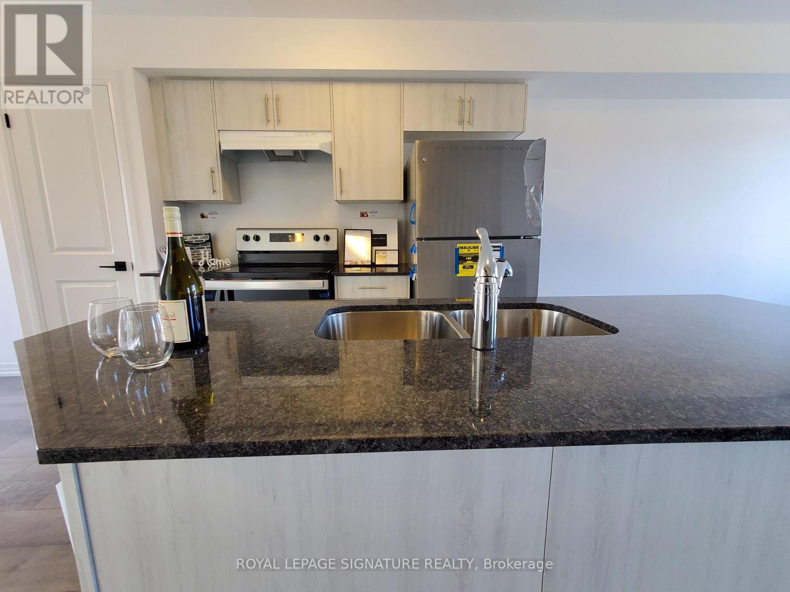 Property at 13 FAIRLANE AVENUE image 3