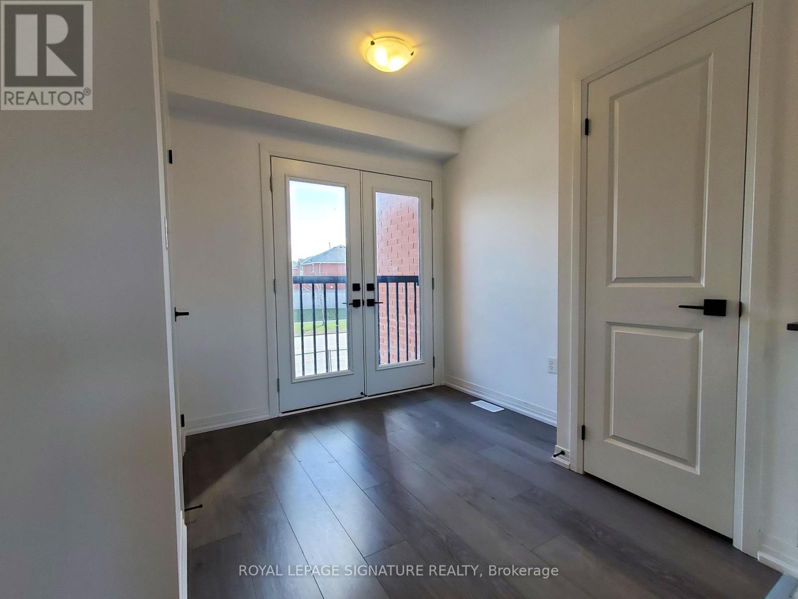 13 Fairlane Avenue, Barrie, Ontario  L9J 0N1 - Photo 7 - S12158404