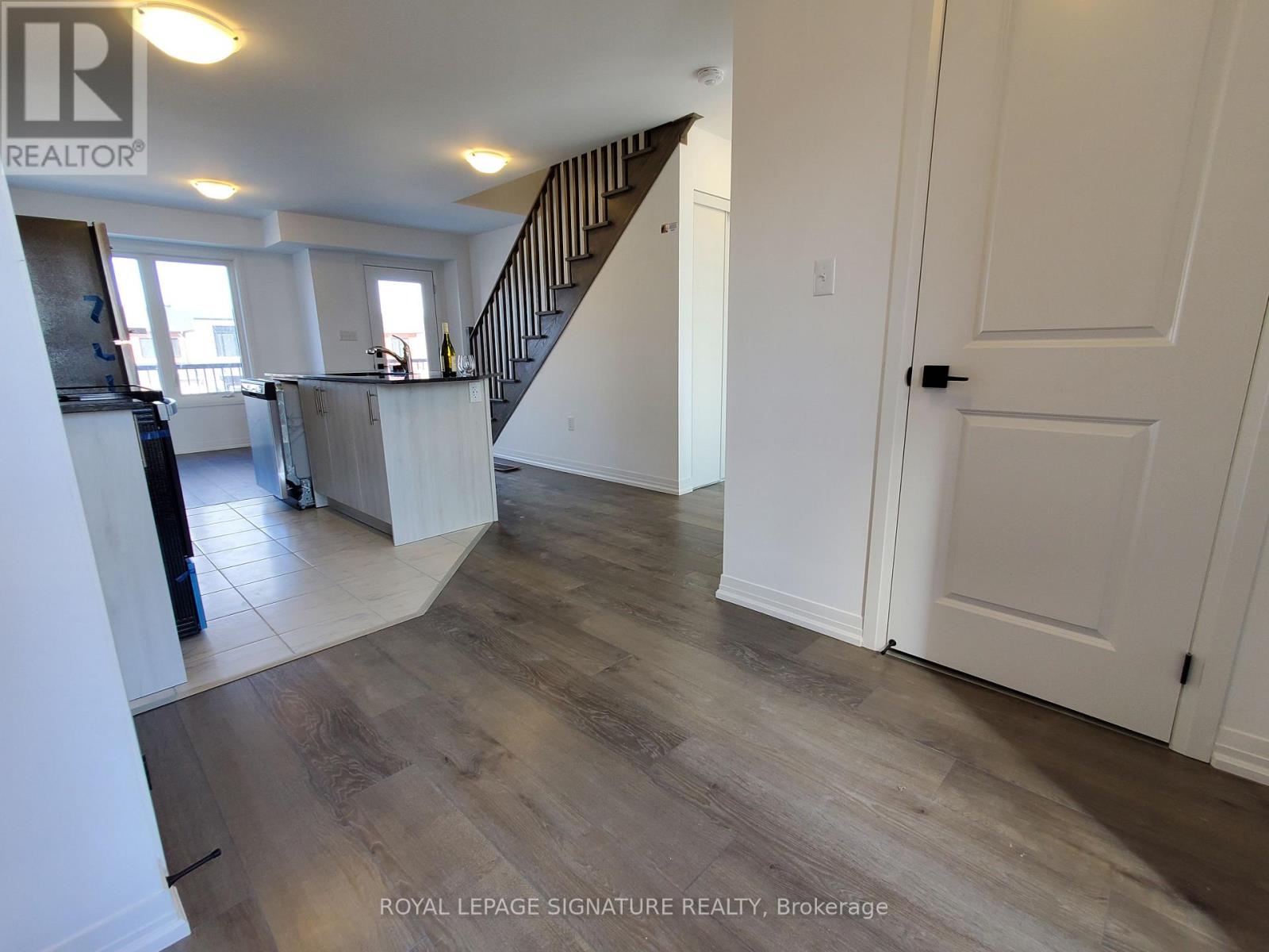 13 Fairlane Avenue, Barrie, Ontario  L9J 0N1 - Photo 8 - S12158404