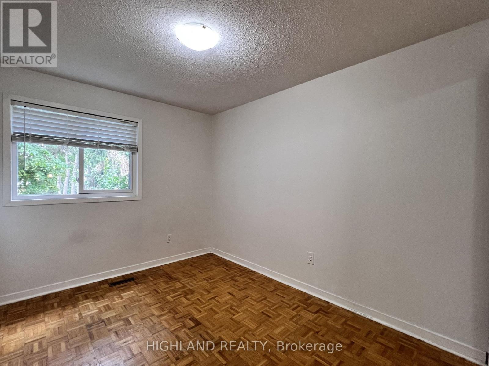 2075 South Millway Way, Mississauga (Erin Mills), Ontario  L5L 1R4 - Photo 8 - W12158237