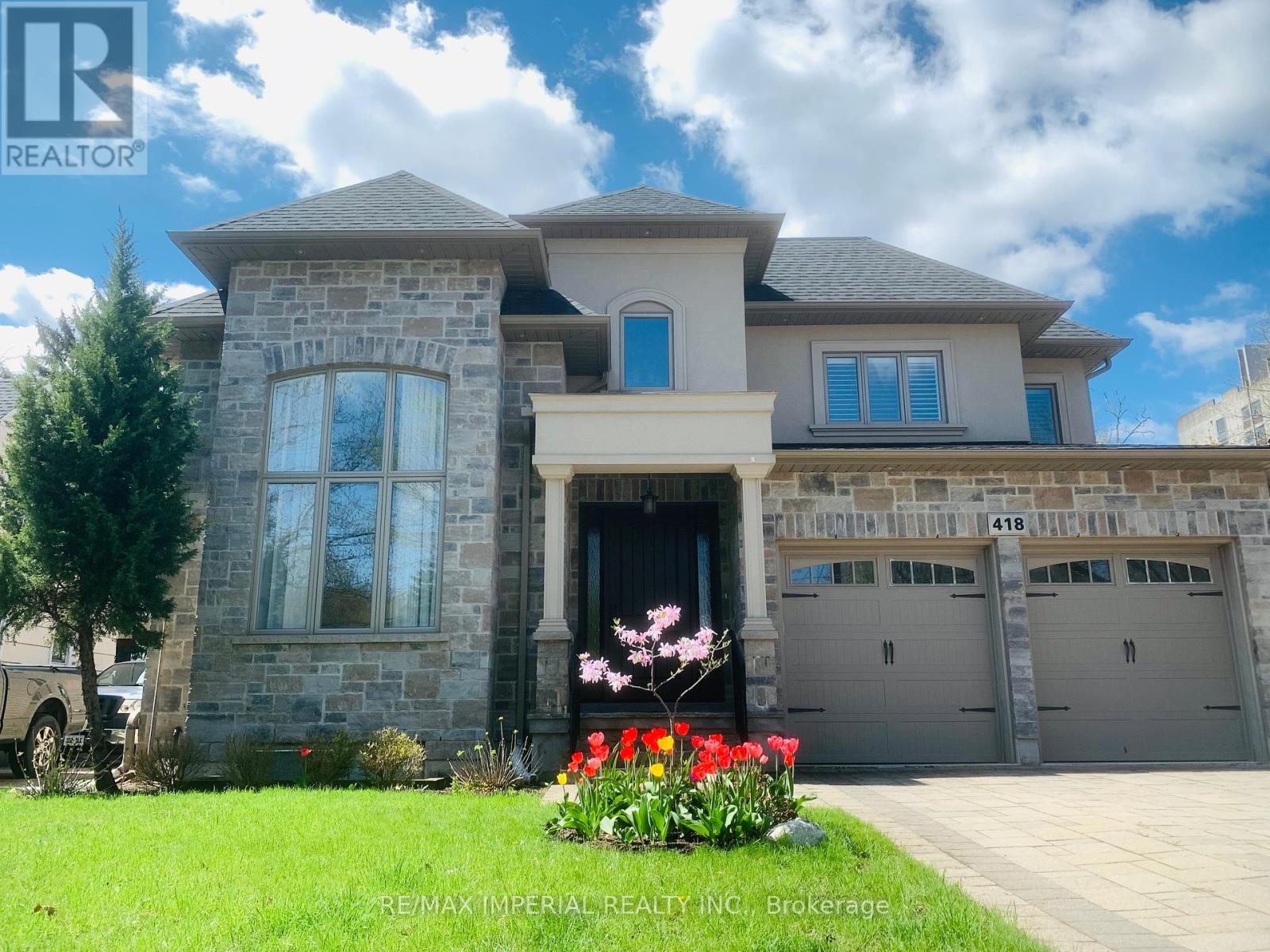 418 Queen Mary Drive Sw, Oakville, Ontario  L6K 3M1 - Photo 2 - W12158273