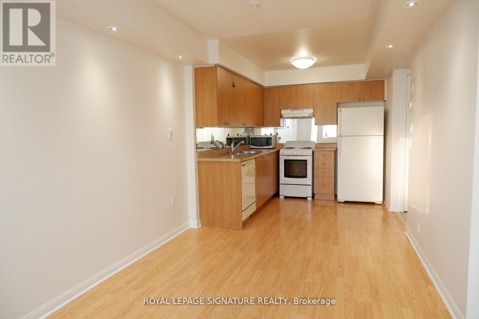 12 - 4620 Guildwood Way, Mississauga, Ontario  L5R 4H5 - Photo 3 - W12158284