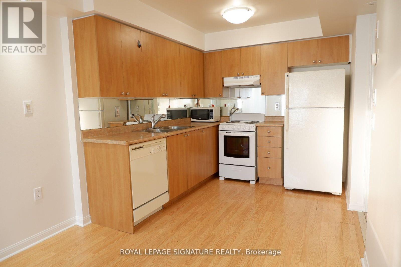 12 - 4620 Guildwood Way, Mississauga, Ontario  L5R 4H5 - Photo 4 - W12158284