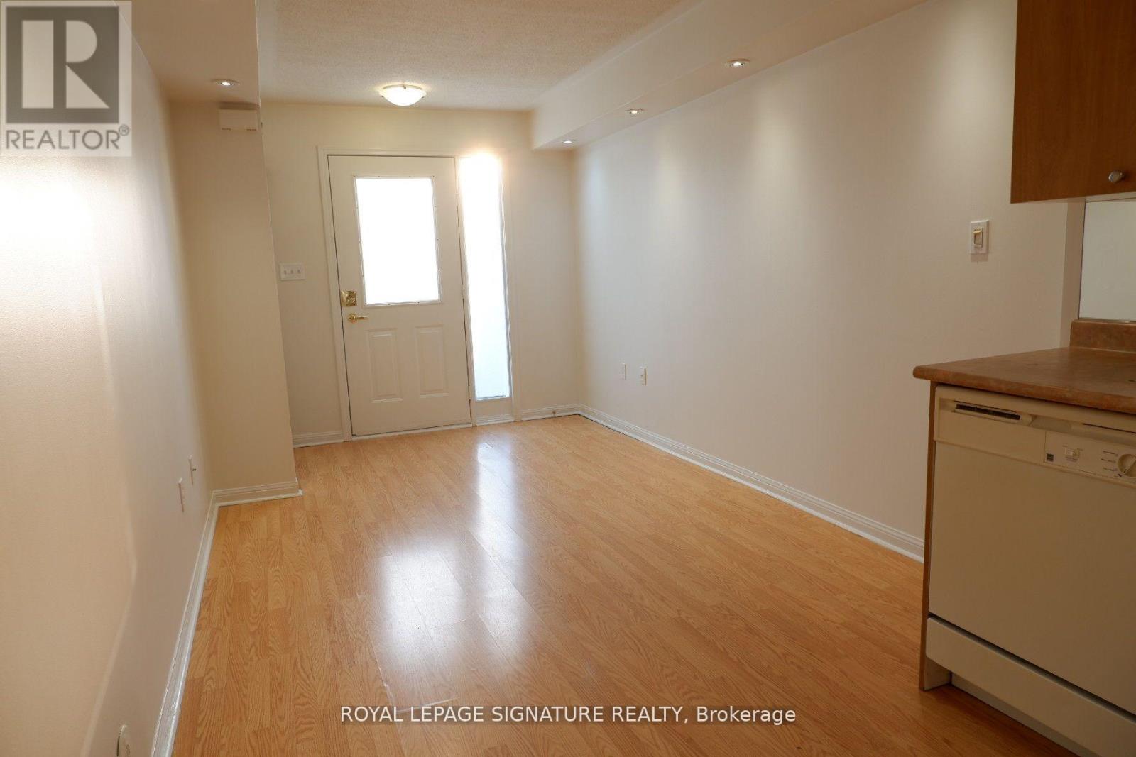 12 - 4620 Guildwood Way, Mississauga, Ontario  L5R 4H5 - Photo 5 - W12158284