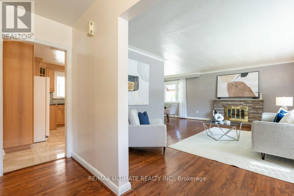 1 Charleston Road, Toronto, Ontario  M9B 4M6 - Photo 3 - W12158301