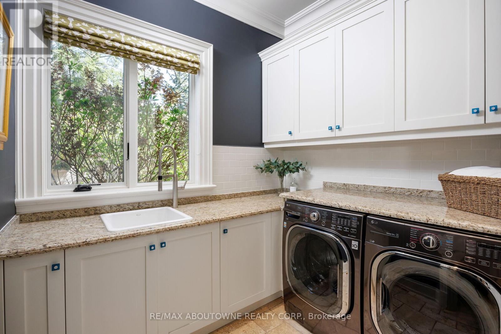 64 Brentwood Road, Oakville, Ontario  L6J 4B6 - Photo 15 - W12158315