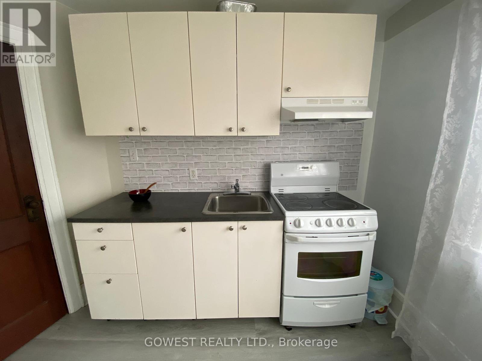 17 Elma Street, Toronto, Ontario  M8V 1X9 - Photo 7 - W12158318