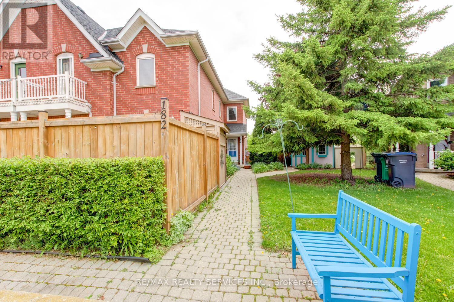 182 Pressed Brick Drive, Brampton, Ontario  L6V 4K6 - Photo 2 - W12158327