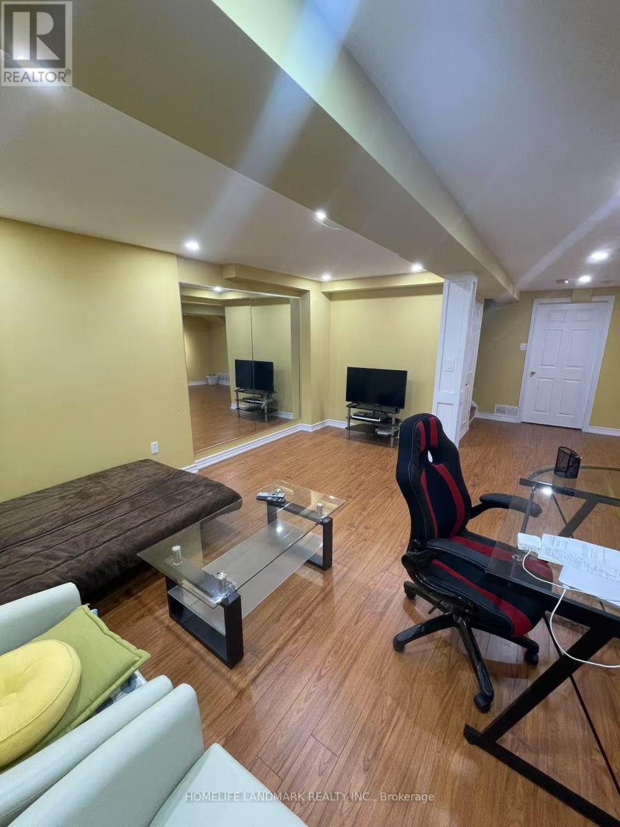 471 Postridge Drive, Oakville, Ontario  L6H 6Y2 - Photo 7 - W12158363