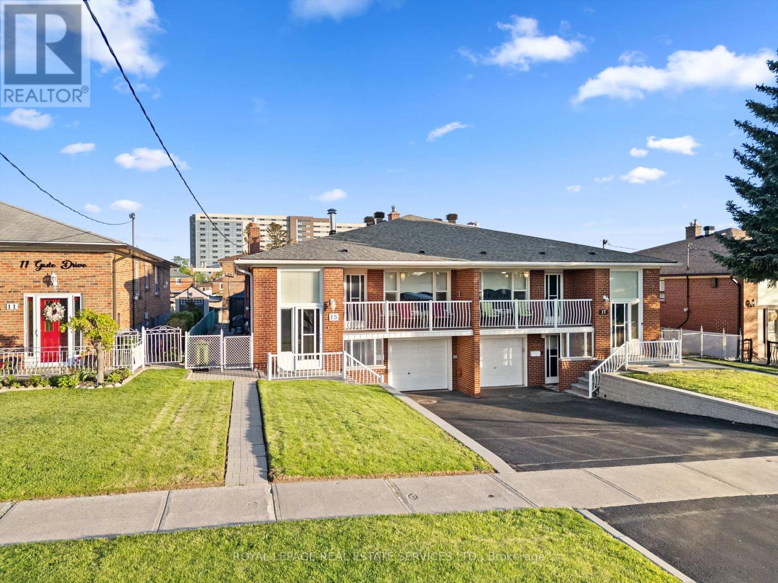 15 Gade Drive, Toronto, Ontario  M3M 2K2 - Photo 4 - W12158369