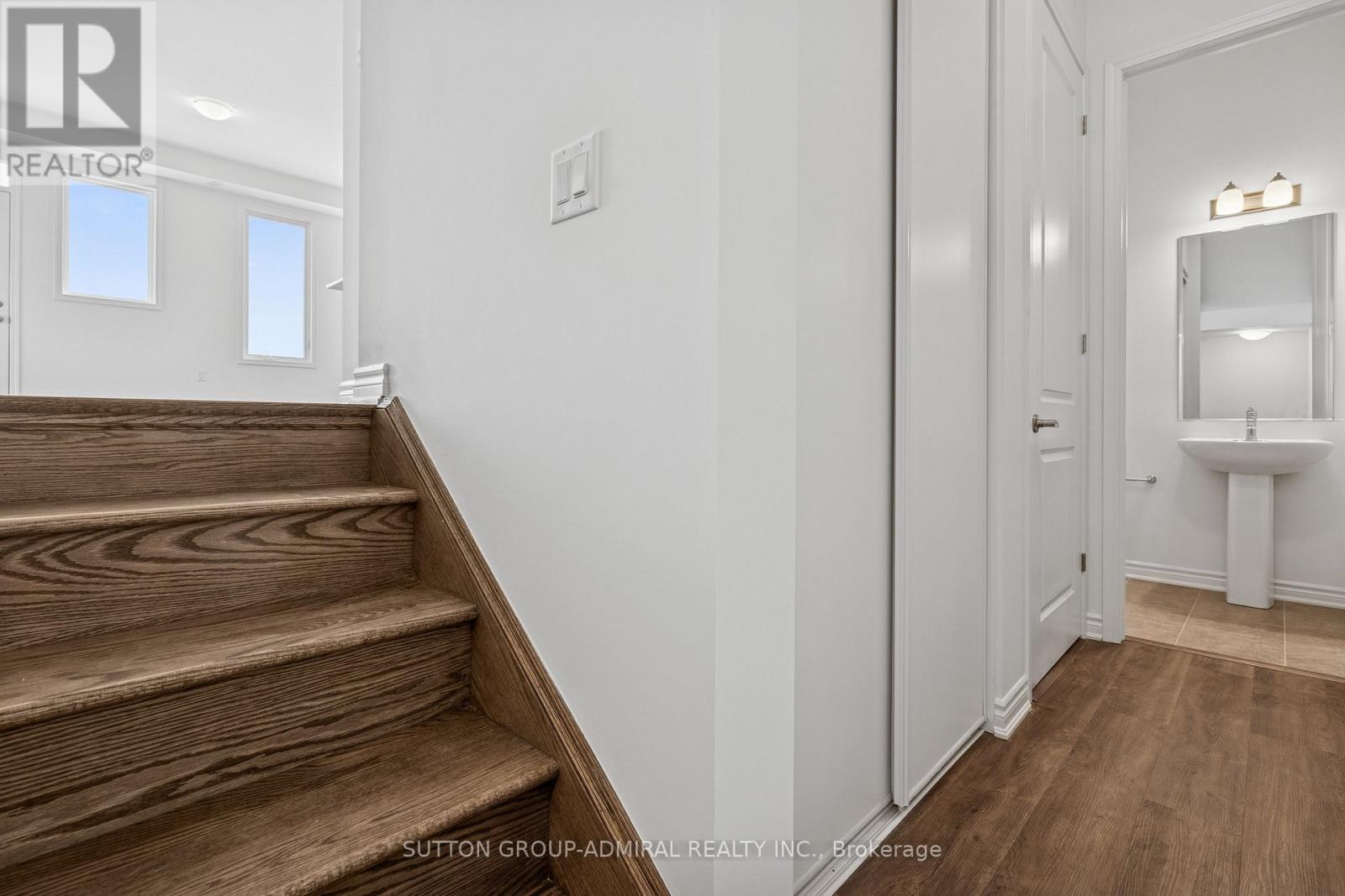 48 Elmer Moss Avenue, Caledon, Ontario  L7C 3H1 - Photo 5 - W12158392