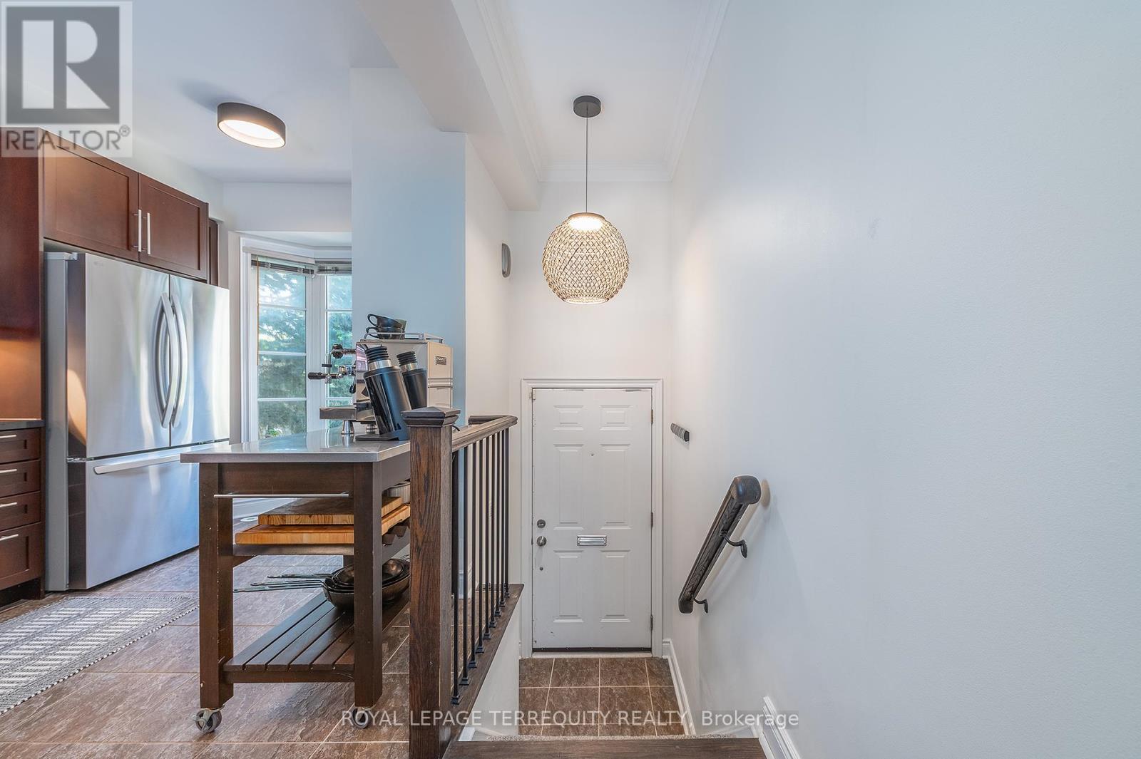 Property at 8 - 245 VAN DUSEN BOULEVARD image 3
