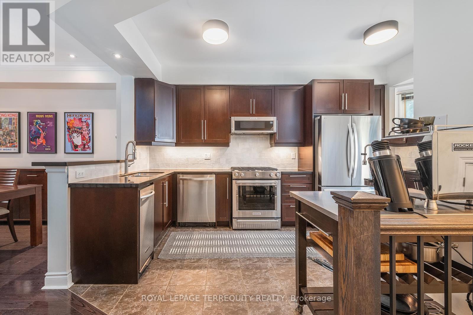 Property at 8 - 245 VAN DUSEN BOULEVARD image 4