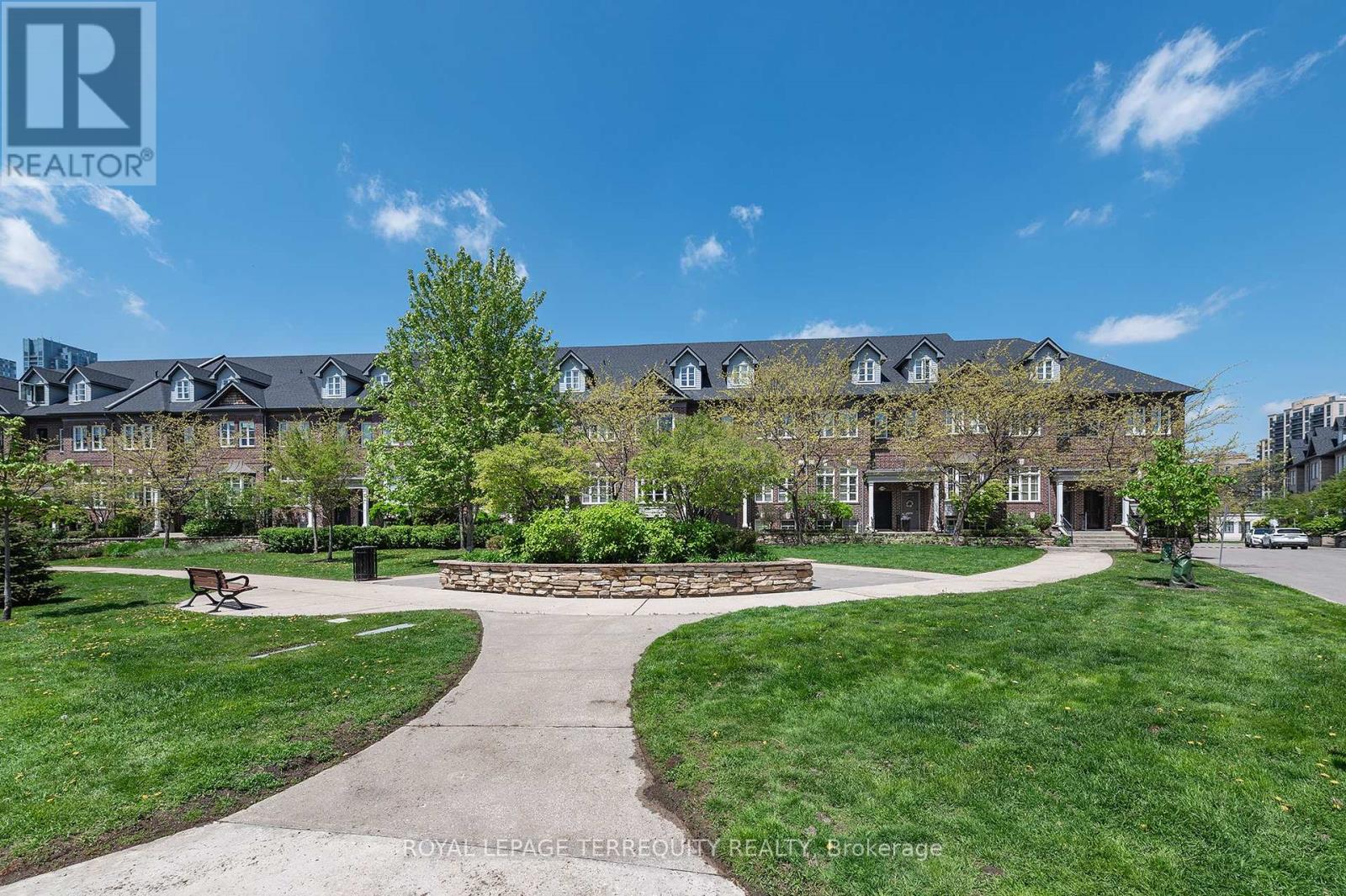8 - 245 Van Dusen Boulevard, Toronto, Ontario  M8Z 3J2 - Photo 40 - W12158416