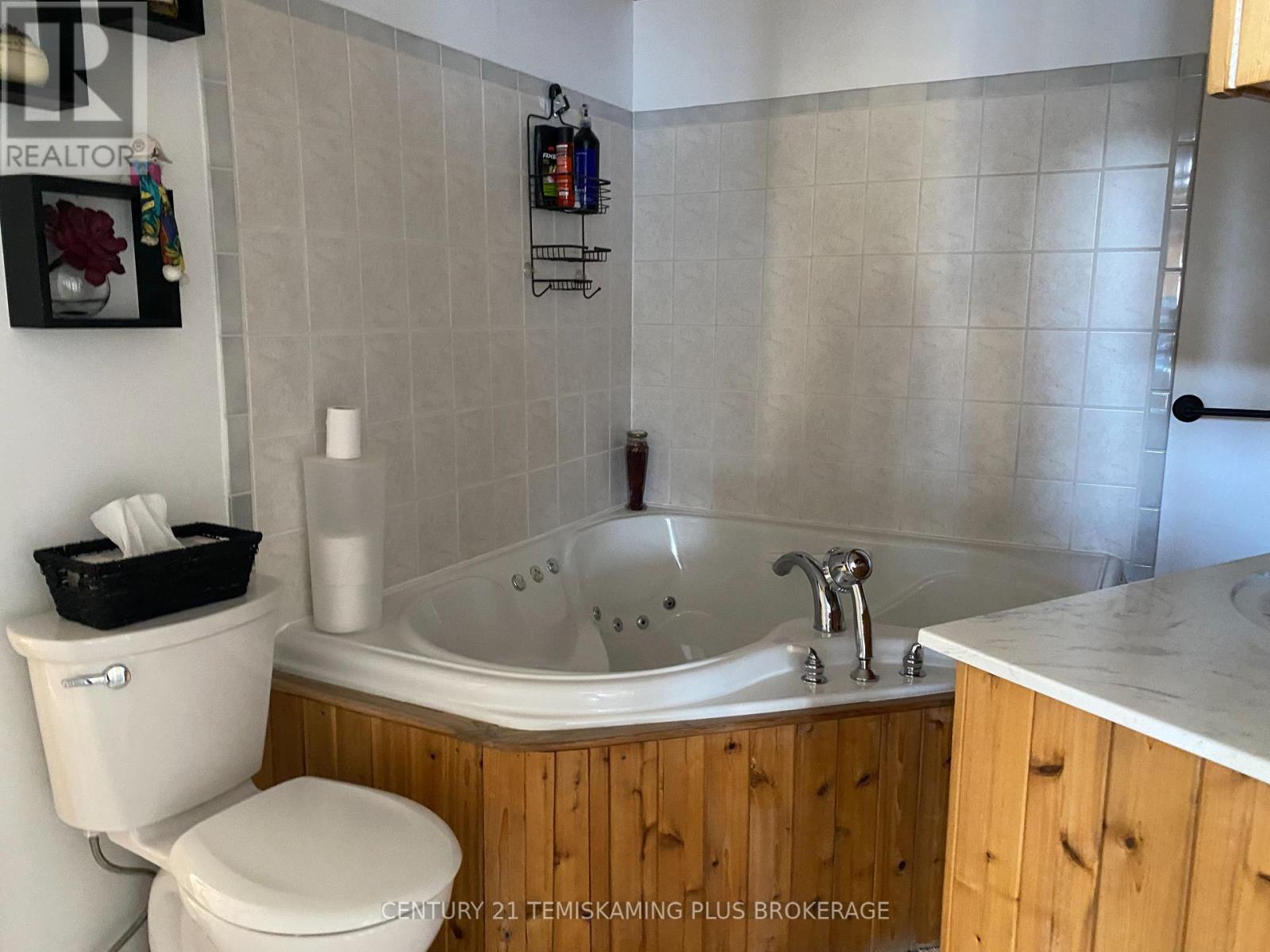 1230 Highway 65 W, Timiskaming, Ontario  P0J 1G0 - Photo 26 - T12158437