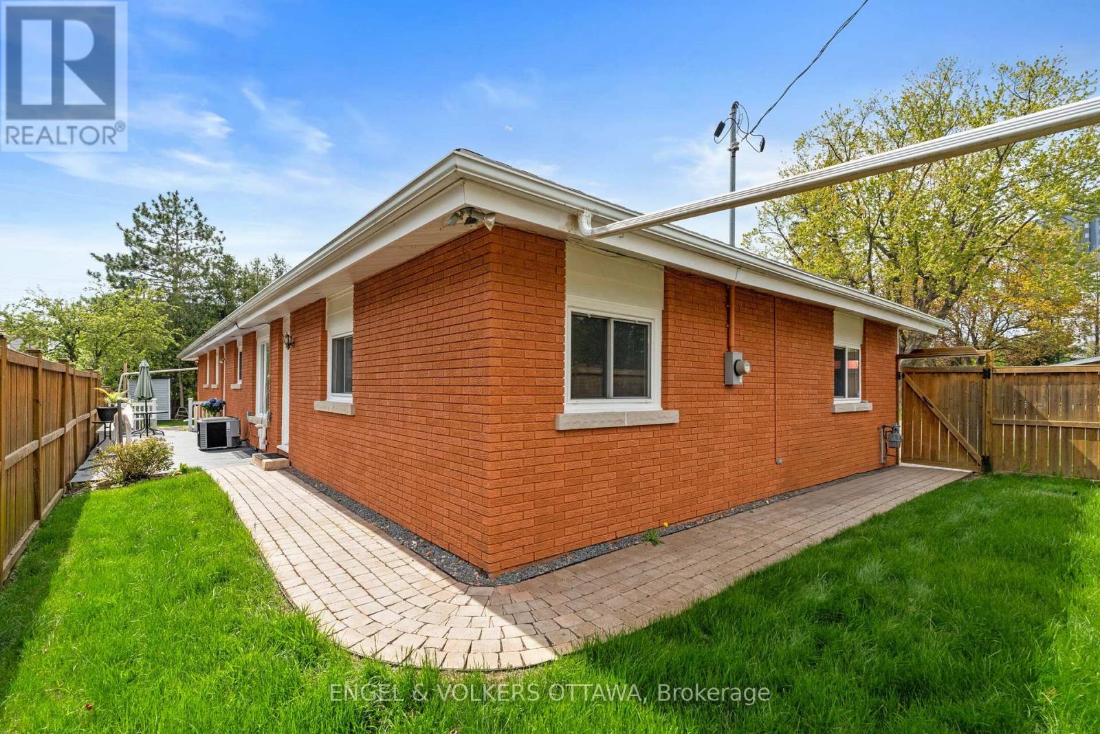 1160 Tawney Road, Ottawa, Ontario  K1G 1B6 - Photo 31 - X12158458