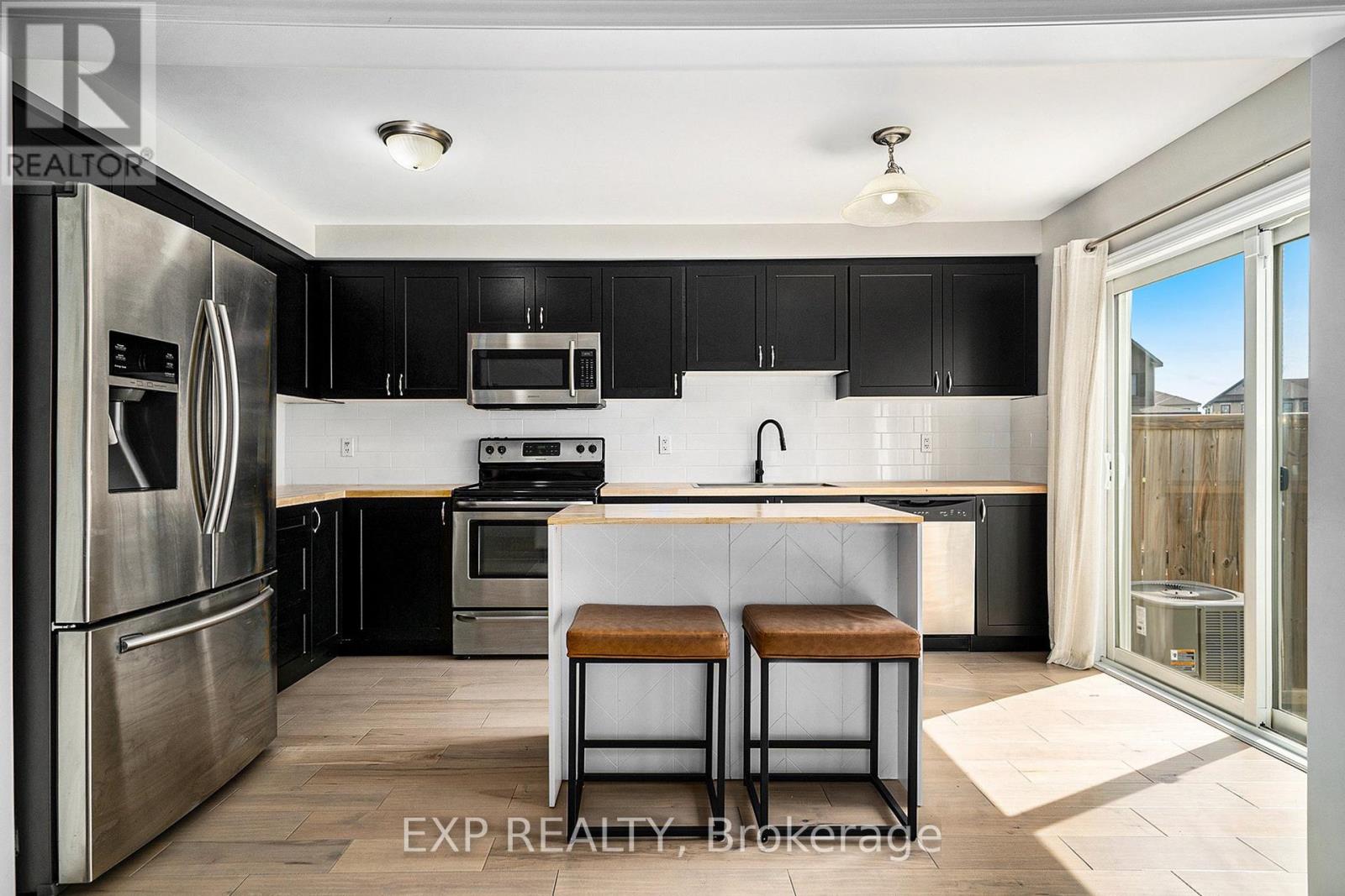 504 Ensatina Crescent, Ottawa, Ontario  K2J 6H4 - Photo 12 - X12158484