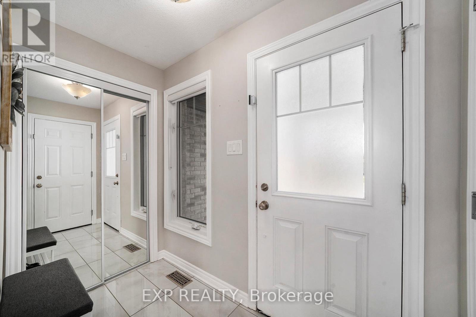 504 Ensatina Crescent, Ottawa, Ontario  K2J 6H4 - Photo 4 - X12158484