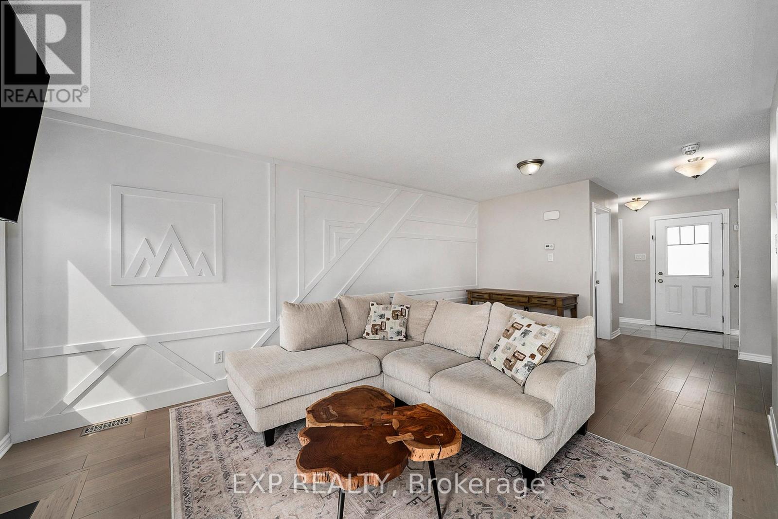 504 Ensatina Crescent, Ottawa, Ontario  K2J 6H4 - Photo 8 - X12158484
