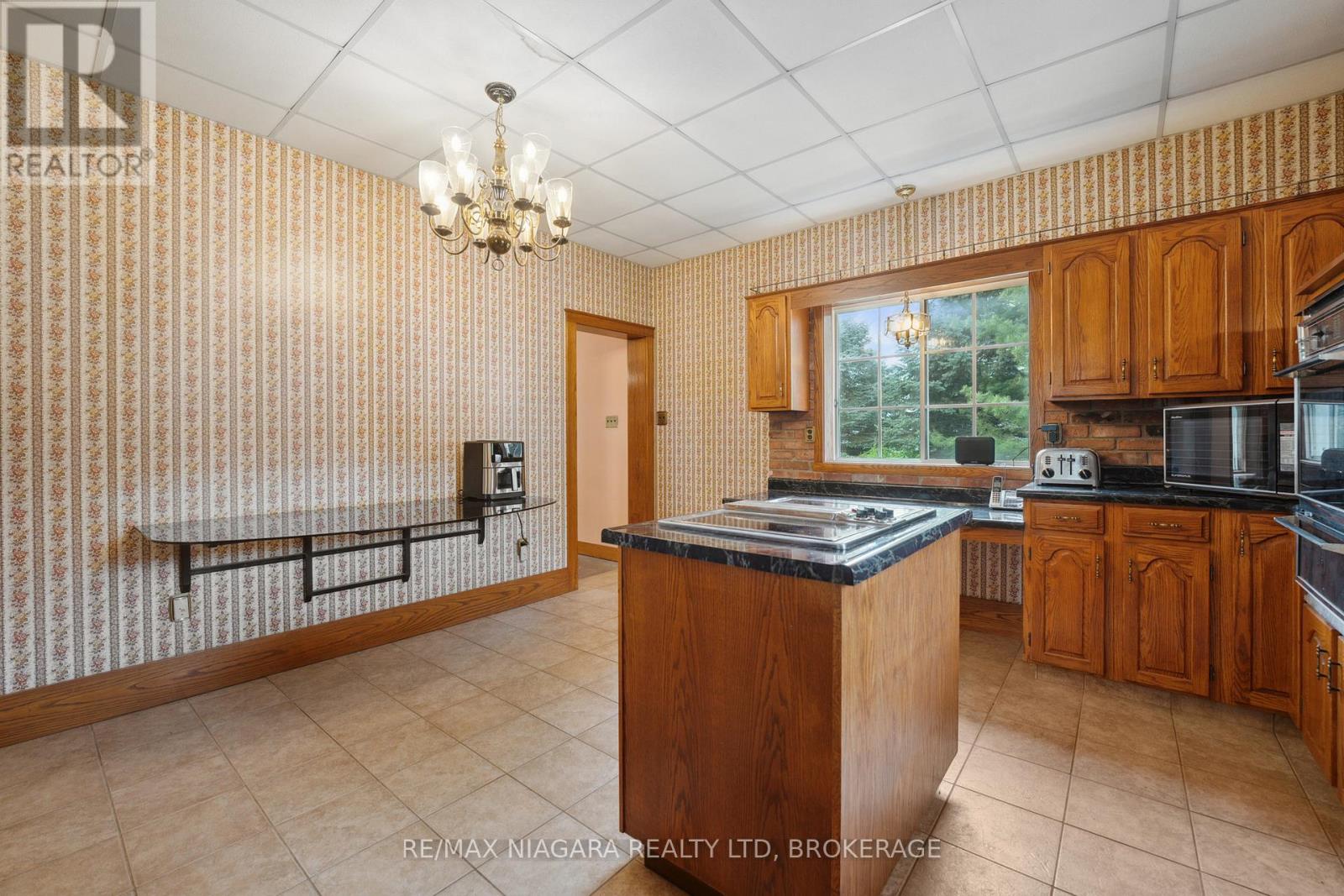 179 First Street Louth Street, St. Catharines, Ontario  L2W 0A2 - Photo 12 - X12158503