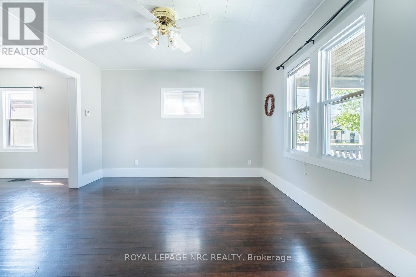 Property at 355 MITCHELL STREET image 4