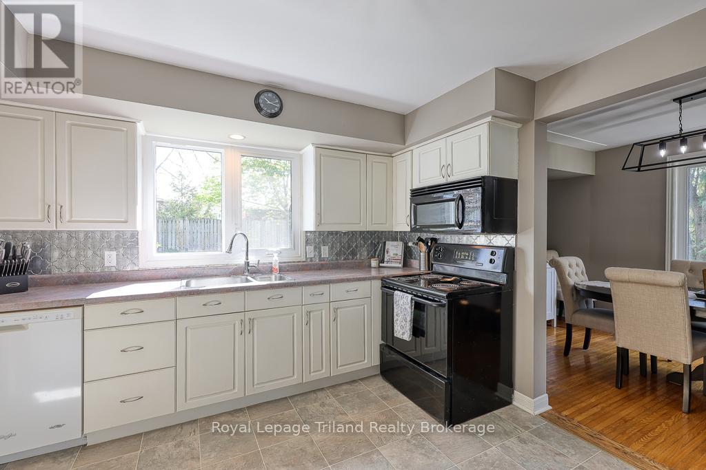 192 Greenleaf Crescent, Woodstock, Ontario N4S 7K8 - Photo 15 - X12158412