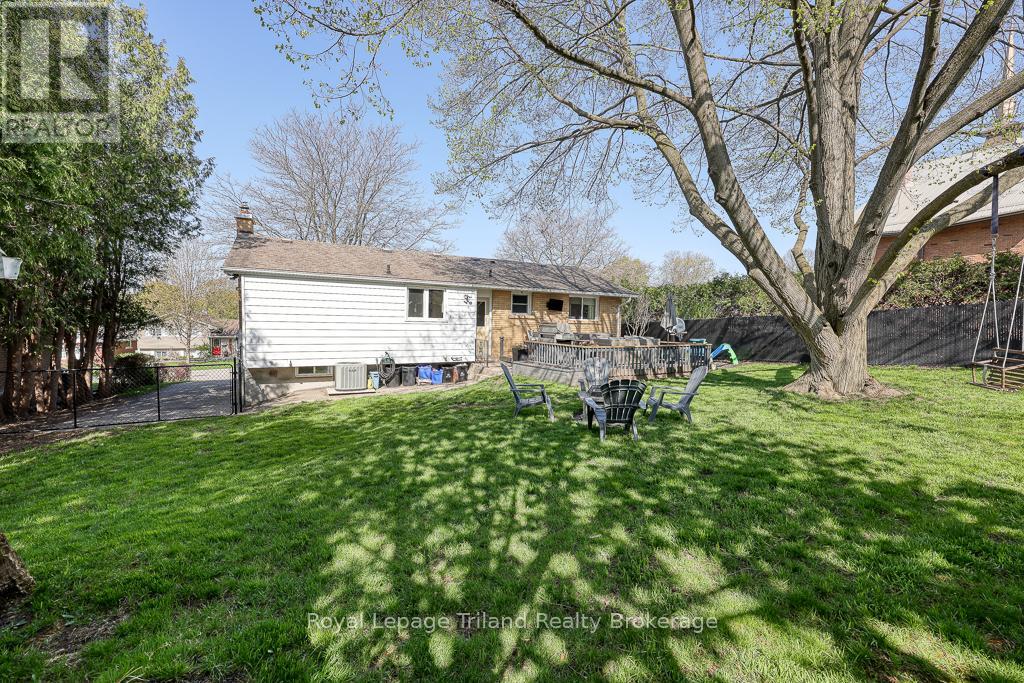 192 Greenleaf Crescent, Woodstock, Ontario  N4S 7K8 - Photo 35 - X12158412