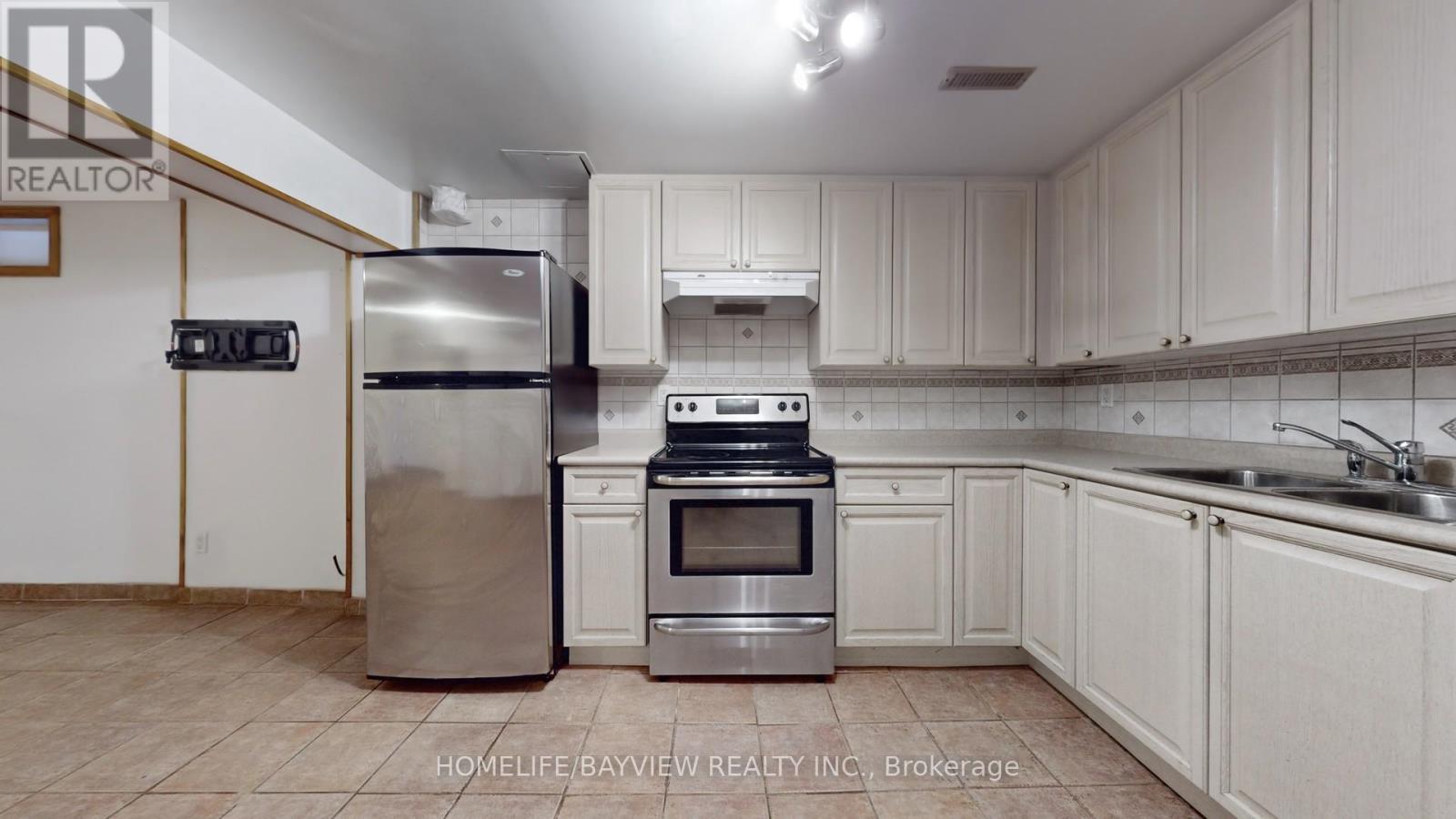 123 Kersey Crescent, Richmond Hill, Ontario  L4C 5X4 - Photo 23 - N12002455