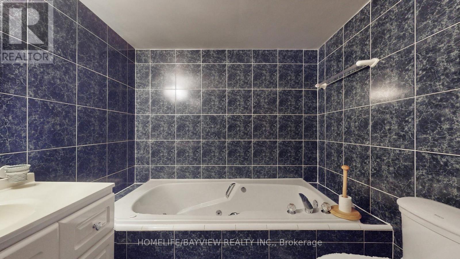 123 Kersey Crescent, Richmond Hill, Ontario  L4C 5X4 - Photo 26 - N12002455