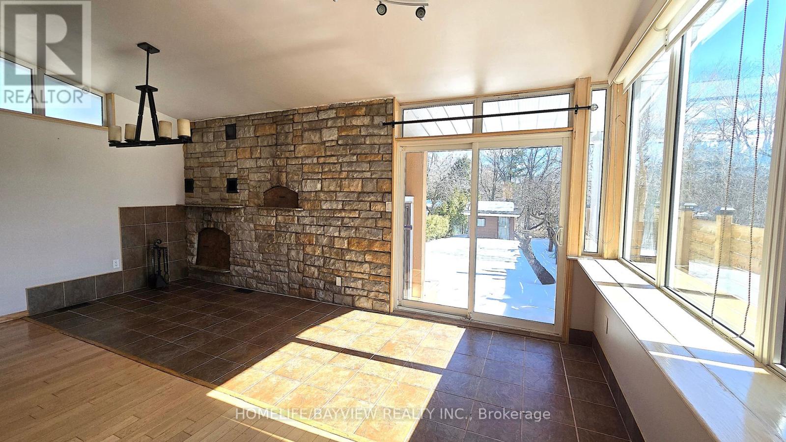 123 Kersey Crescent, Richmond Hill, Ontario  L4C 5X4 - Photo 7 - N12002455