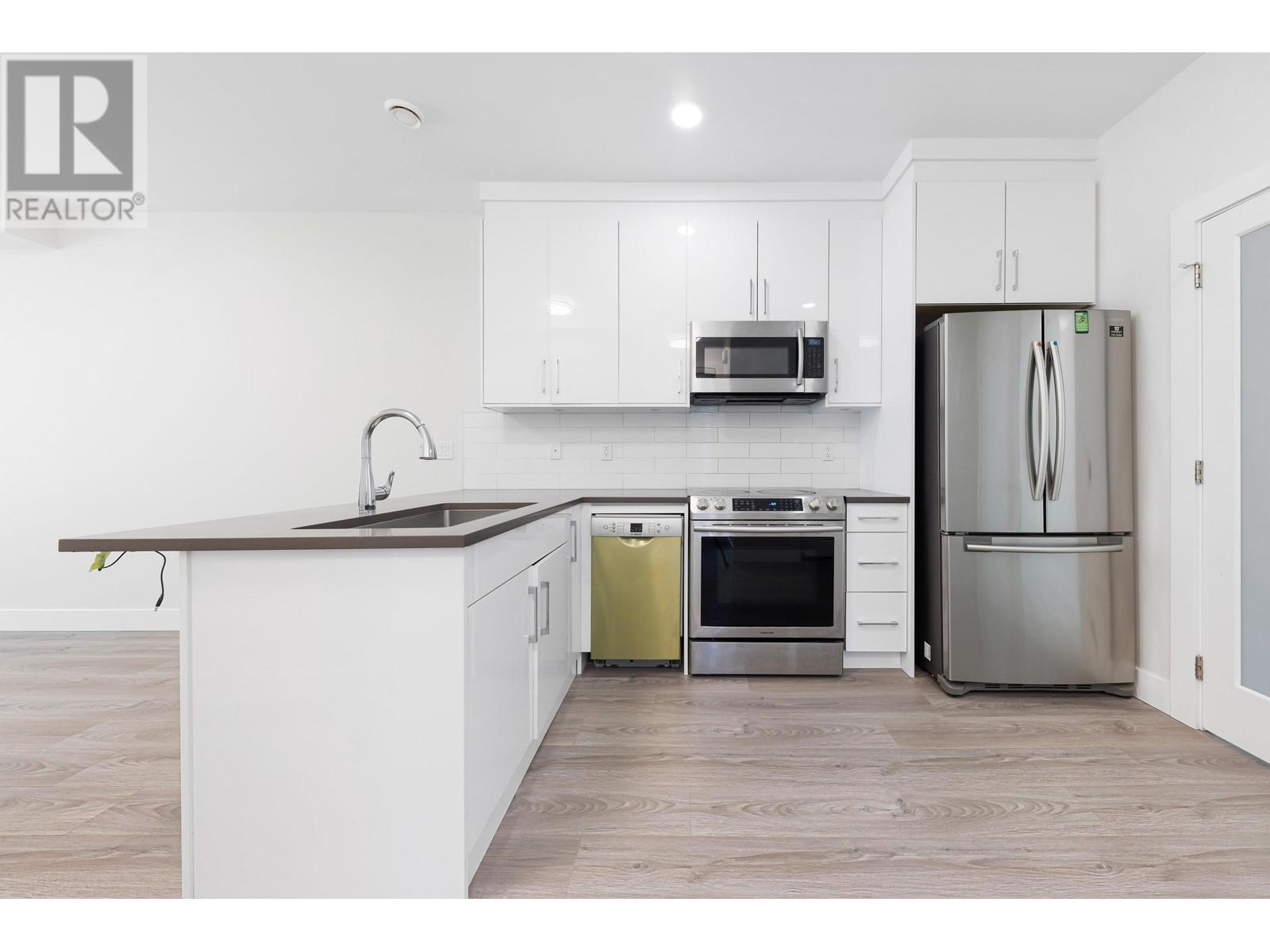 5055 Earles Street, Vancouver, British Columbia  V5R 3R8 - Photo 10 - R3004225