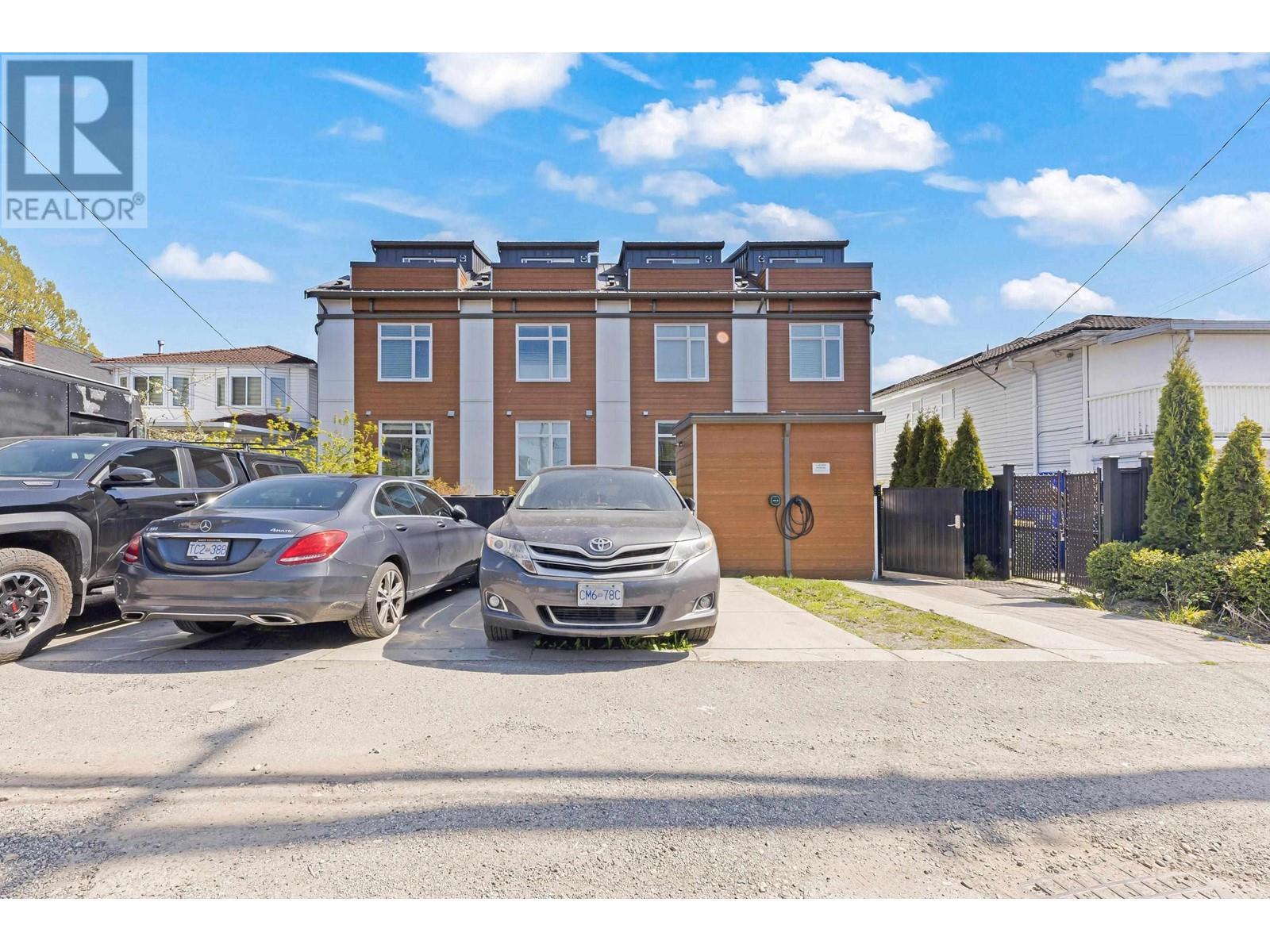 5055 Earles Street, Vancouver, British Columbia  V5R 3R8 - Photo 3 - R3004225