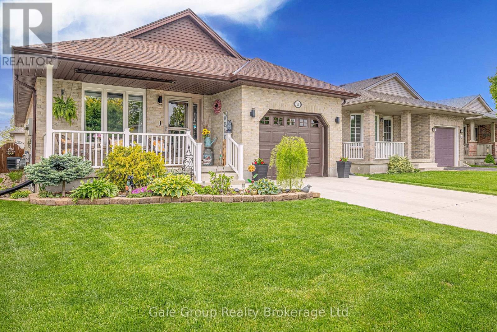 32 Faith Boulevard, St. Thomas, Ontario  N5R 6K2 - Photo 2 - X12158476