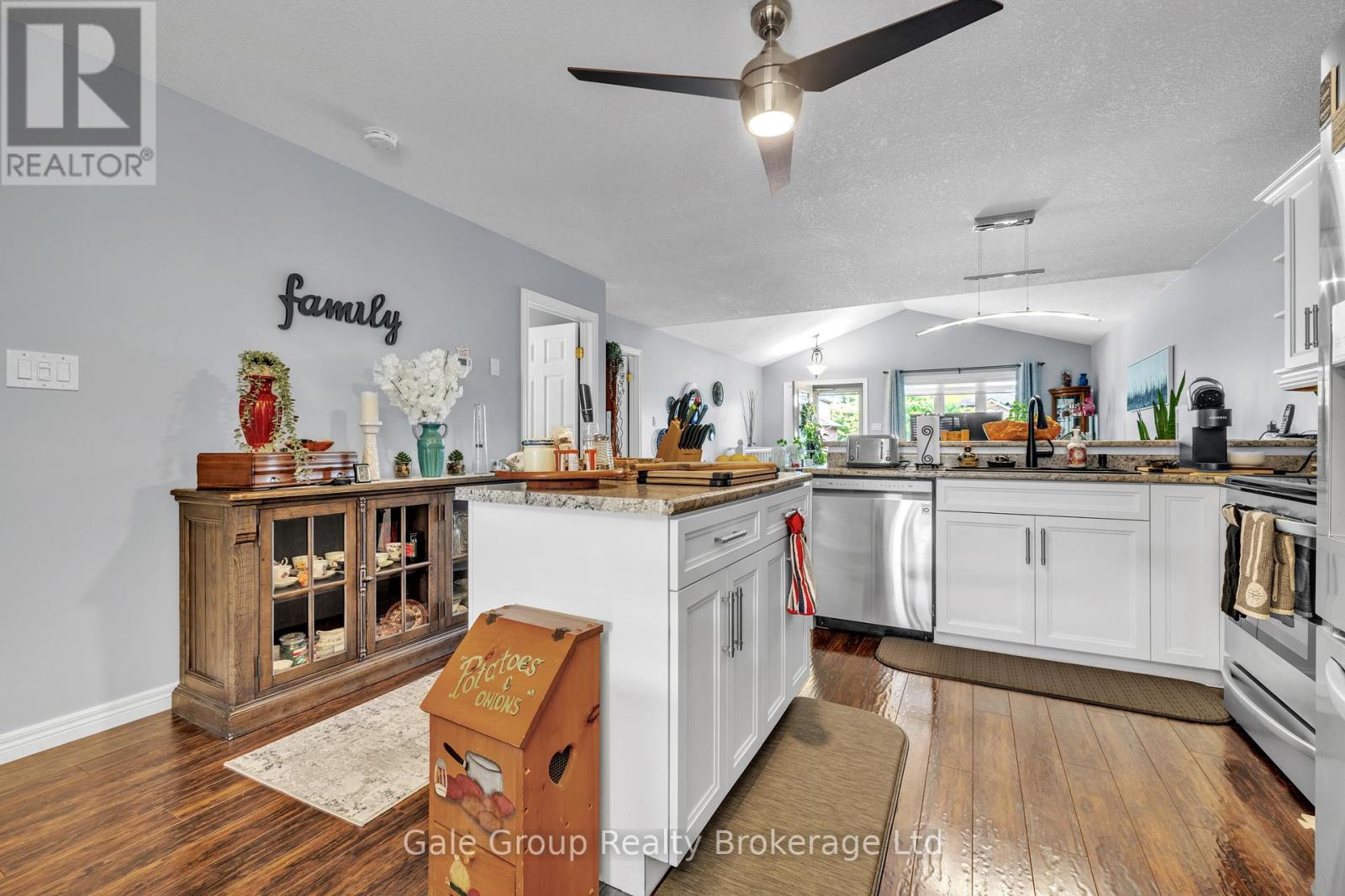 32 Faith Boulevard, St. Thomas, Ontario  N5R 6K2 - Photo 8 - X12158476
