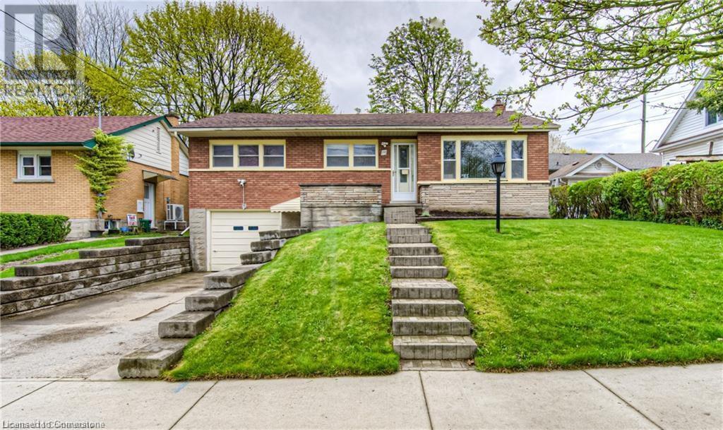 Property at 191 ALLEN Street E image 1