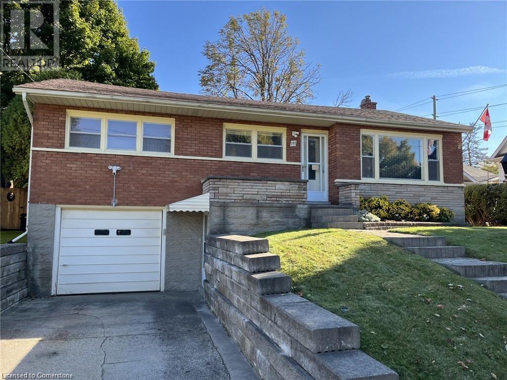 Property at 191 ALLEN Street E image 2