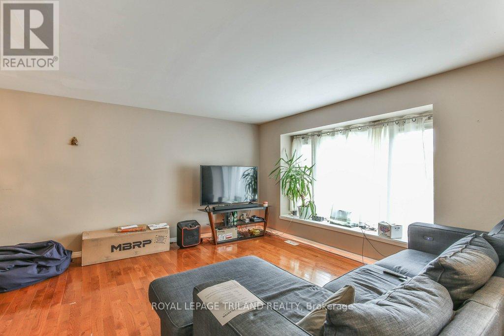 4 Maxwell Crescent, London North, Ontario N5X 1Z1 - Photo 6 - X12154815