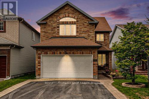 176 Macara Crescent, Ottawa, Ontario  K2K 0C9 - Photo 31 - X12151605
